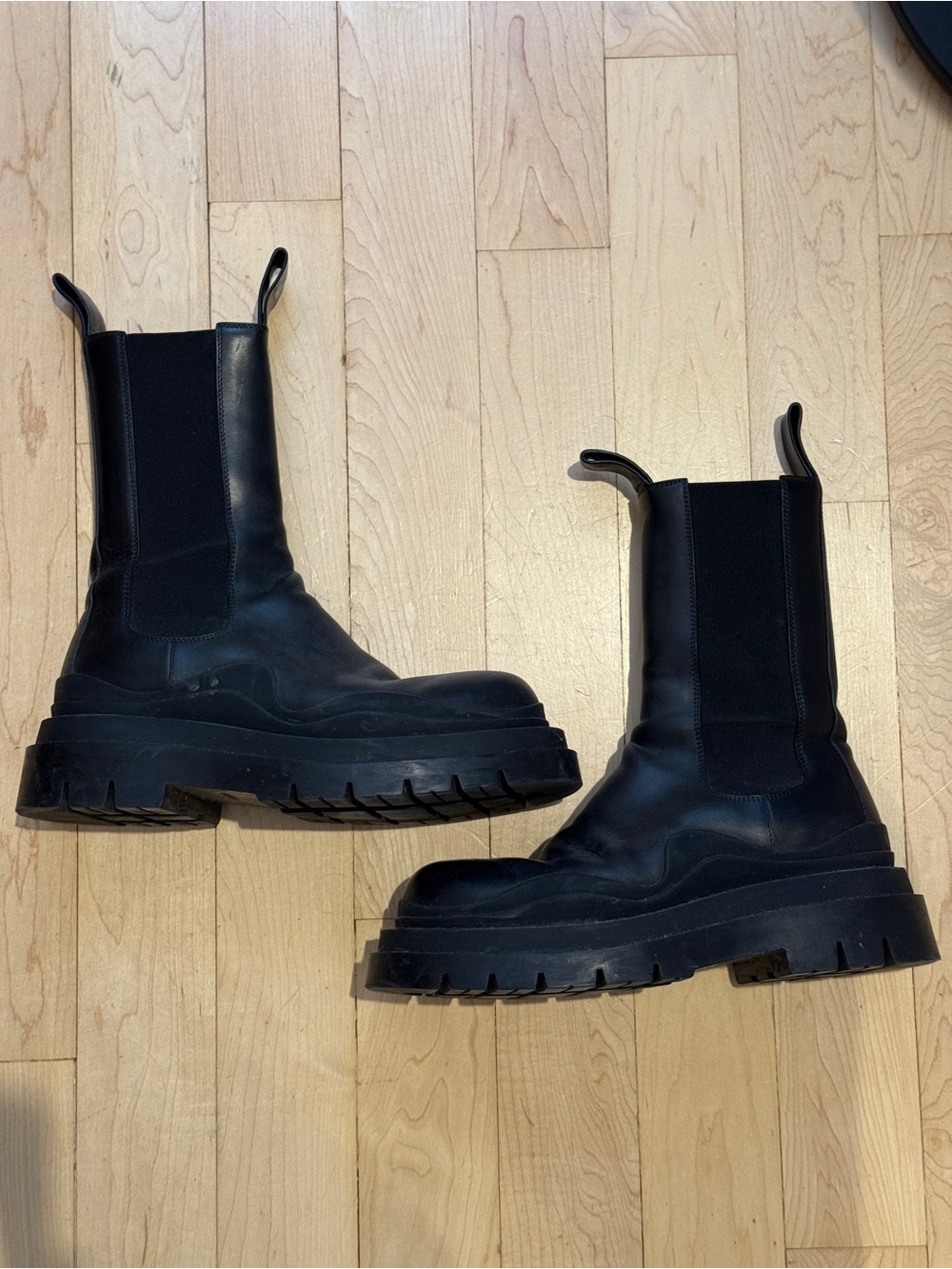 Bottega Veneta Black Chelsea Lug-Sole Boots